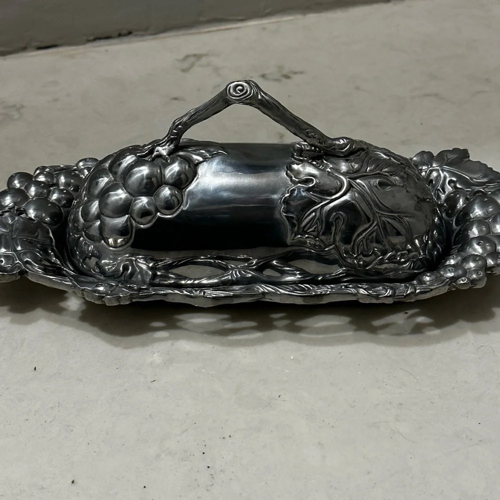 Vintage Arthur Court Grape Vine Covered Butter Dish 2001 - Picture 6 of 9